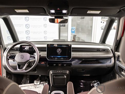 Used 2025 Volkswagen ID. Buzz Pro S RWD image 29