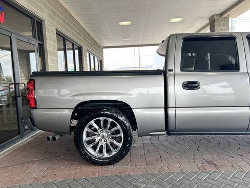 Used 2006 Chevrolet Silverado 1500 LT w/ Light Duty Power Package RWD image 16