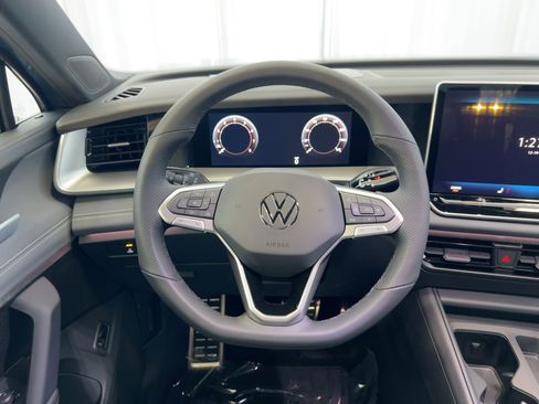 New 2026 Volkswagen Tiguan SE R-Line FWD image 18
