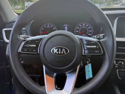 Used 2020 Kia Optima LX FWD image 16