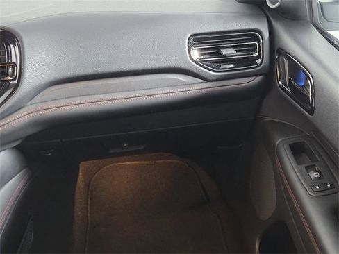 Used 2024 Dodge Durango GT image 16