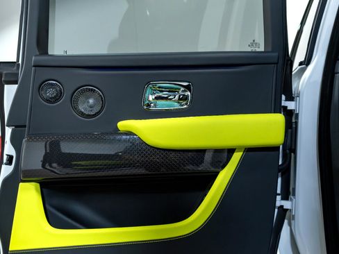 Used 2025 Rolls-Royce Cullinan Black Badge image 33