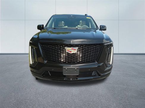 Certified 2026 Cadillac Escalade Platinum Sport AWD/4WD image 6
