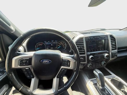 Used 2017 Ford F150 Platinum w/ Equipment Group 701A Luxury AWD/4WD image 5