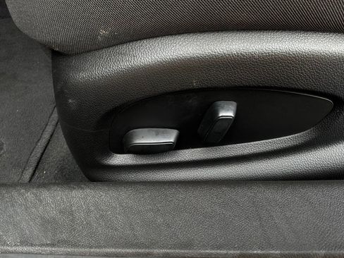 Used 2022 Chevrolet Camaro LT RWD image 11