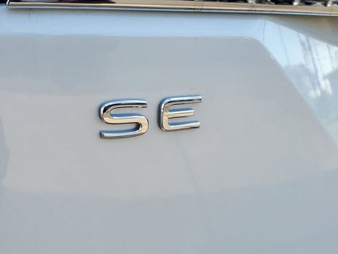 New 2026 Volkswagen Atlas SE FWD image 6
