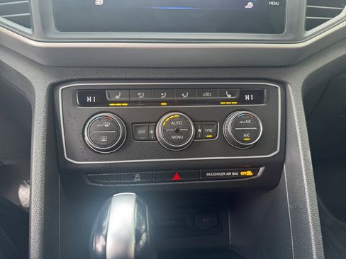 Used 2021 Volkswagen Atlas Cross Sport SE image 21