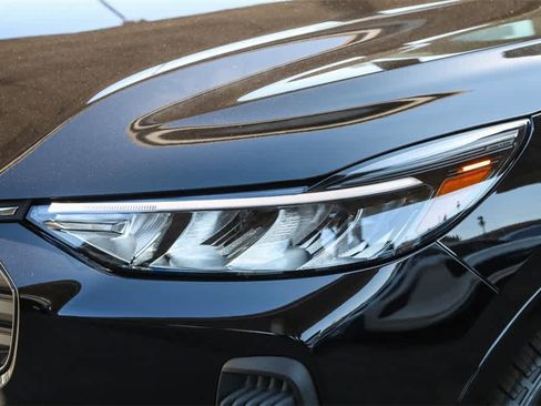 New 2024 Ford Escape ST-Line w/ Equipment Group 301A image 8