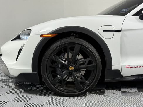 Used 2022 Porsche Taycan 4 Cross Turismo image 12