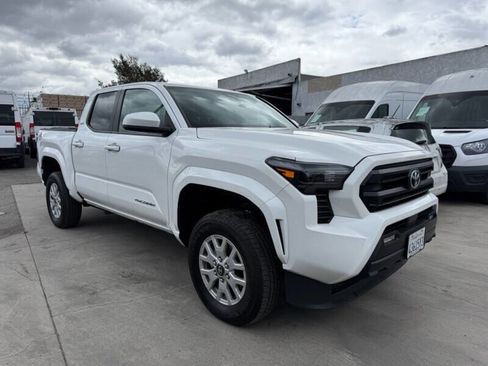 Used 2024 Toyota Tacoma SR5 image 1