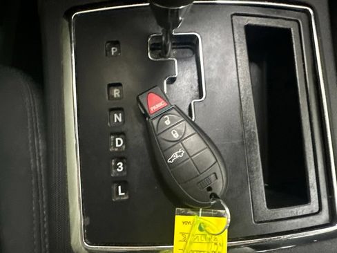 Used 2008 Chrysler 300 LX RWD image 36