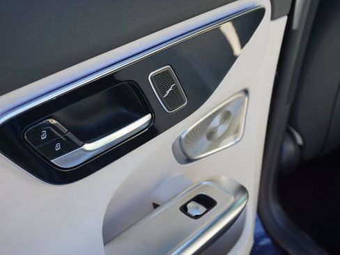 Used 2025 Mercedes-Benz C 300 Sedan image 43