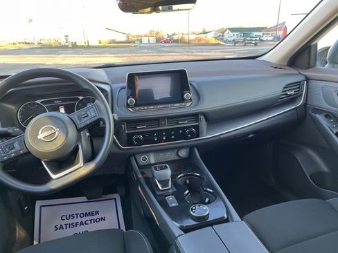 Used 2023 Nissan Rogue S image 12