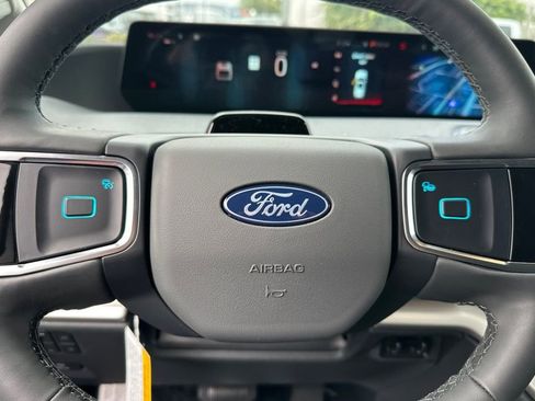 New 2026 Ford Expedition Active image 22