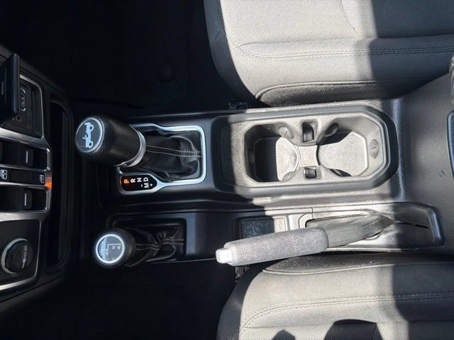Used 2018 Jeep Wrangler Unlimited Sahara AWD/4WD image 18