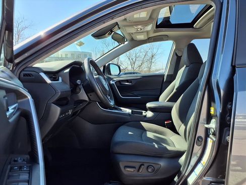 Used 2022 Toyota RAV4 XLE w/ Convenience Package image 23