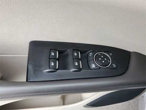 Used 2019 Lincoln Nautilus Reserve image 34