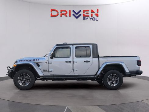 Used 2020 Jeep Gladiator Rubicon image 2
