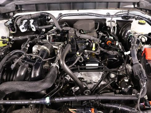 Used 2024 Ford Bronco Outer Banks image 21