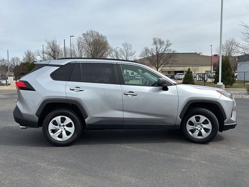 Used 2021 Toyota RAV4 LE image 11
