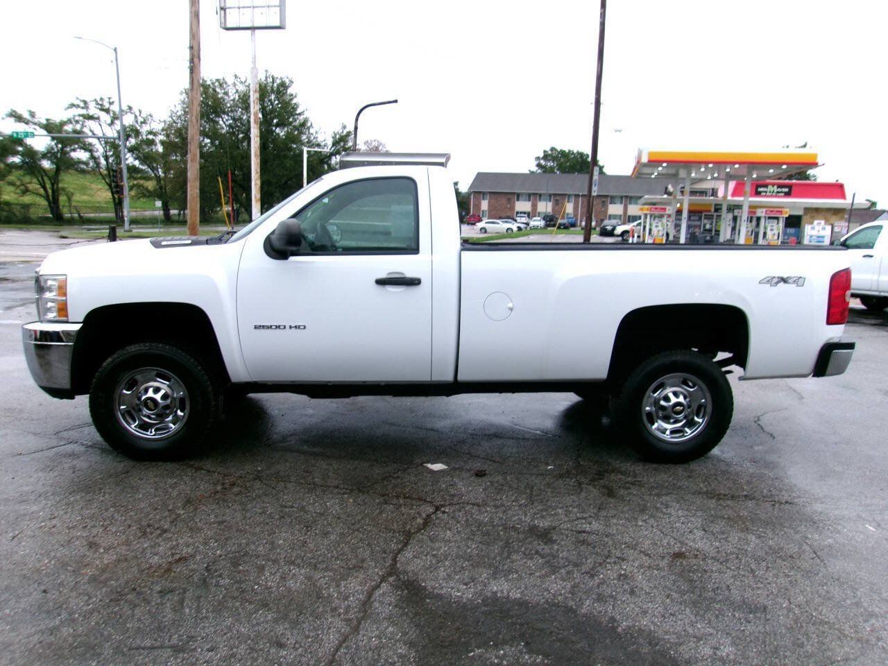 Used 2011 Chevrolet Silverado 2500 W/T w/ Snow Plow Prep Package AWD/4WD image 6