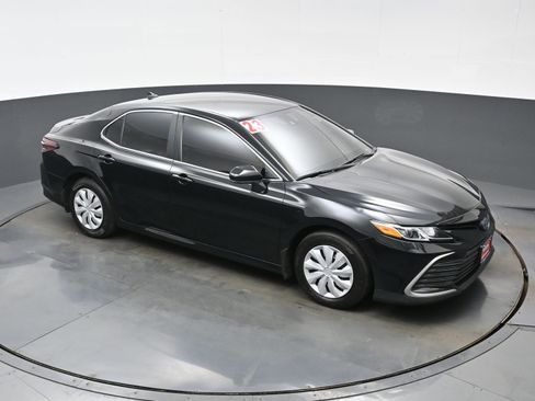 Used 2023 Toyota Camry LE image 34