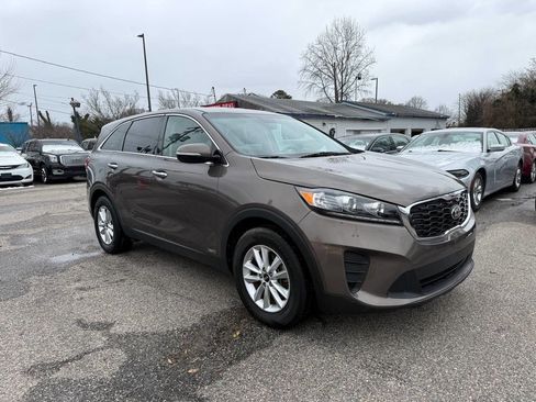 Used 2019 Kia Sorento AWD V6 image 8
