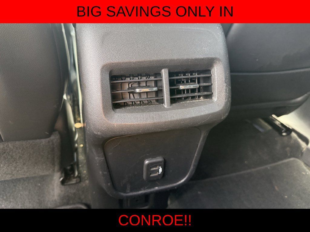 Used 2022 GMC Terrain SLT w/ Tech Package FWD image 25