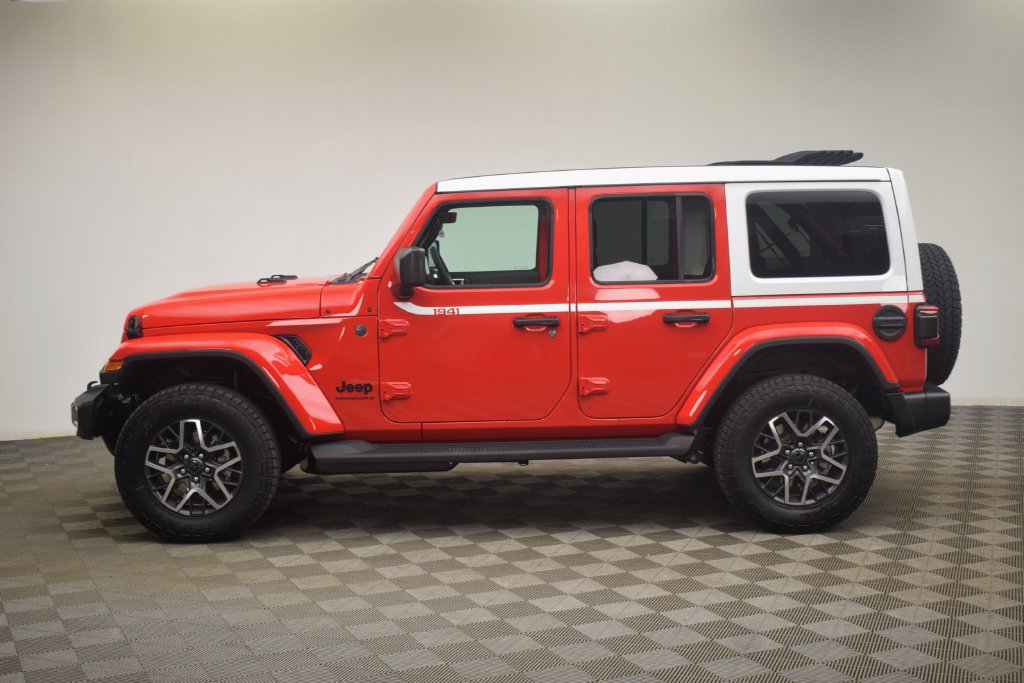 New 2026 Jeep Wrangler Unlimited Sahara w/ Whitecap Package AWD/4WD image 15