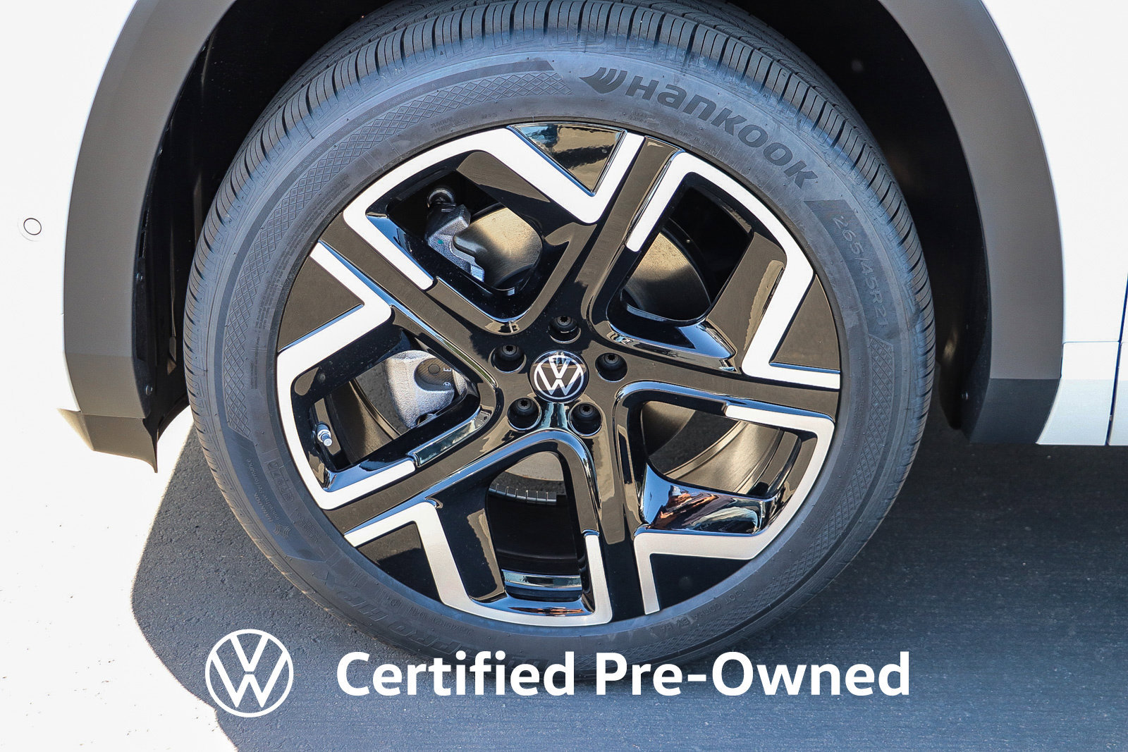 Certified 2023 Volkswagen Taos SE w/ Panoramic Sunroof Package FWD image 12