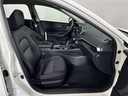 Used 2025 Nissan Altima 2.5 S FWD image 28