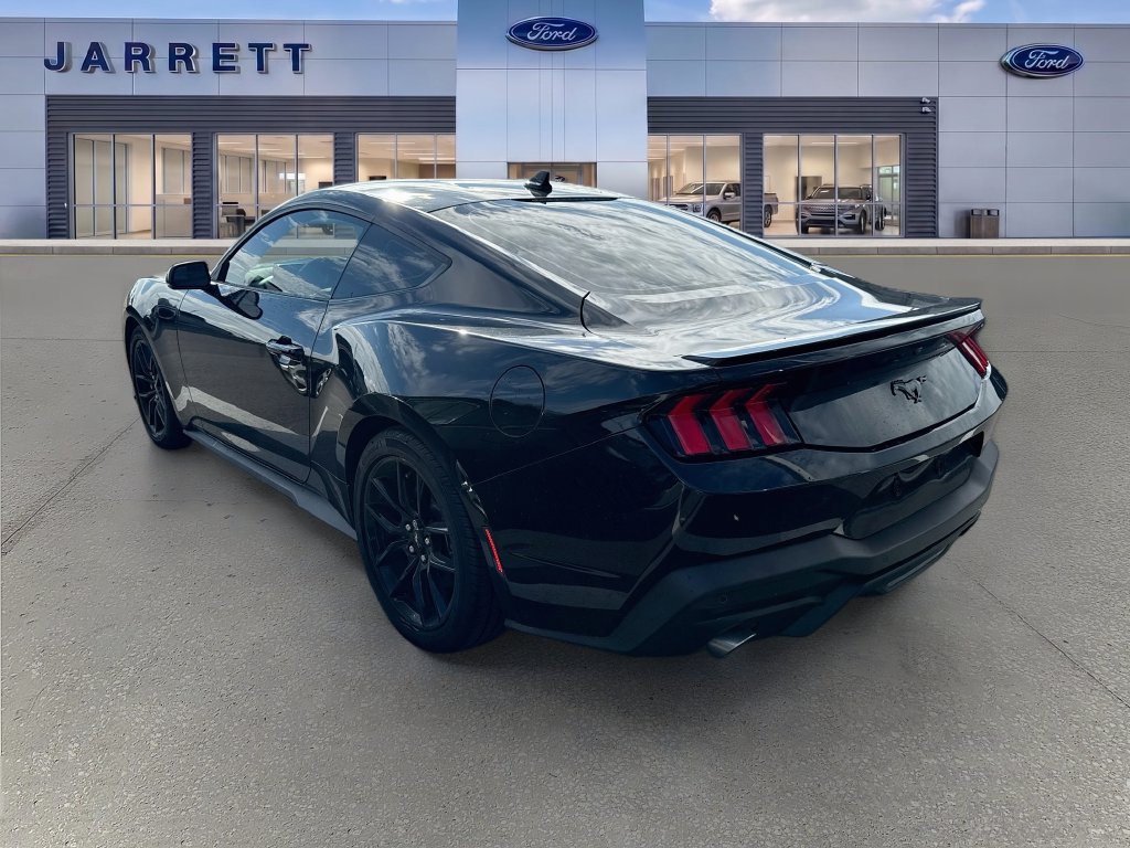 Used 2025 Ford Mustang Premium RWD image 3