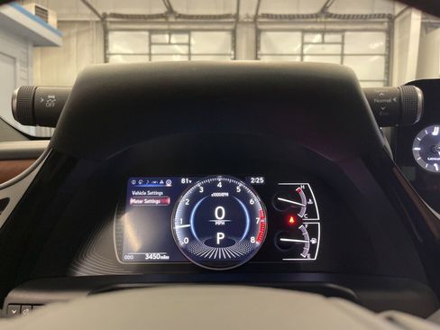 Used 2024 Lexus ES 350 Ultra Luxury w/ Accessory Package (Z2) image 16