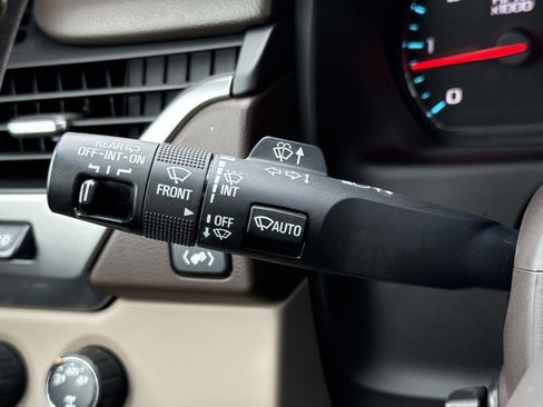 Used 2016 Chevrolet Suburban LTZ image 10