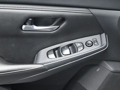 Used 2023 Nissan Altima 2.5 SR image 18