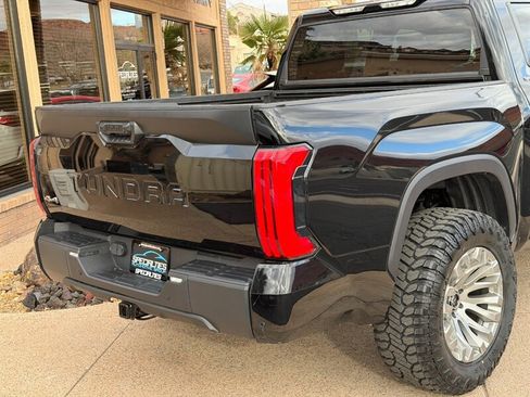 Used 2022 Toyota Tundra SR5 w/ SR5 Convenience Package image 16