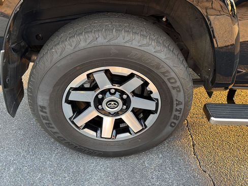 Certified 2023 Toyota 4Runner TRD Off-Road Premium w/ Moonroof Package image 35