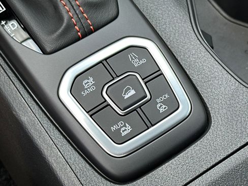 New 2026 Nissan Frontier PRO-4X w/ Pro Premium Package AWD/4WD image 32