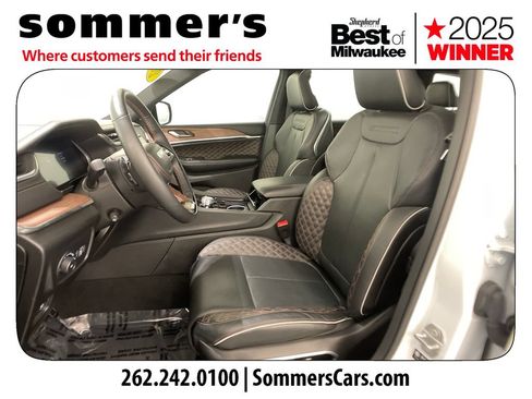 Used 2025 Jeep Grand Cherokee L Summit w/ Obsidian Package AWD/4WD image 9