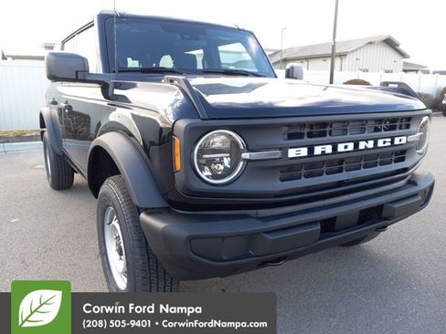 New 2025 Ford Bronco 4-Door image 1
