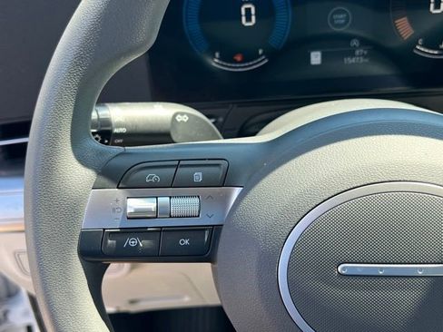 Certified 2025 Hyundai Kona SE AWD/4WD image 22