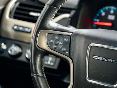 Used 2019 GMC Yukon Denali image 21