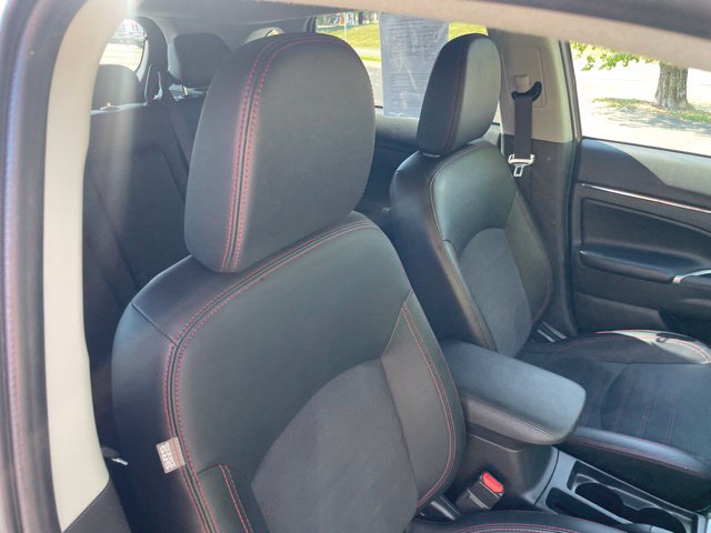 Used 2025 Mitsubishi Outlander Sport SE AWD/4WD image 30