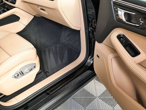 New 2026 Porsche Macan AWD/4WD image 26