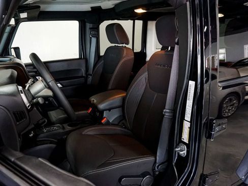 Used 2013 Jeep Wrangler Unlimited Rubicon w/ Connectivity Group image 9