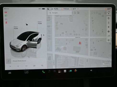 Used 2023 Tesla Model Y Long Range AWD/4WD image 25