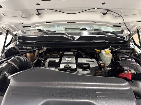 Used 2019 RAM 5500 4x4 Crew Cab image 43
