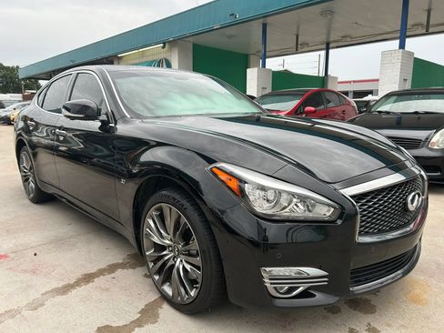 Used 2017 INFINITI Q70 3.7 AWD/4WD image 7