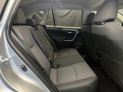 Used 2025 Toyota RAV4 XLE FWD image 17