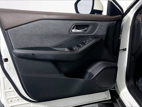 Used 2023 Nissan Rogue SV AWD/4WD image 22